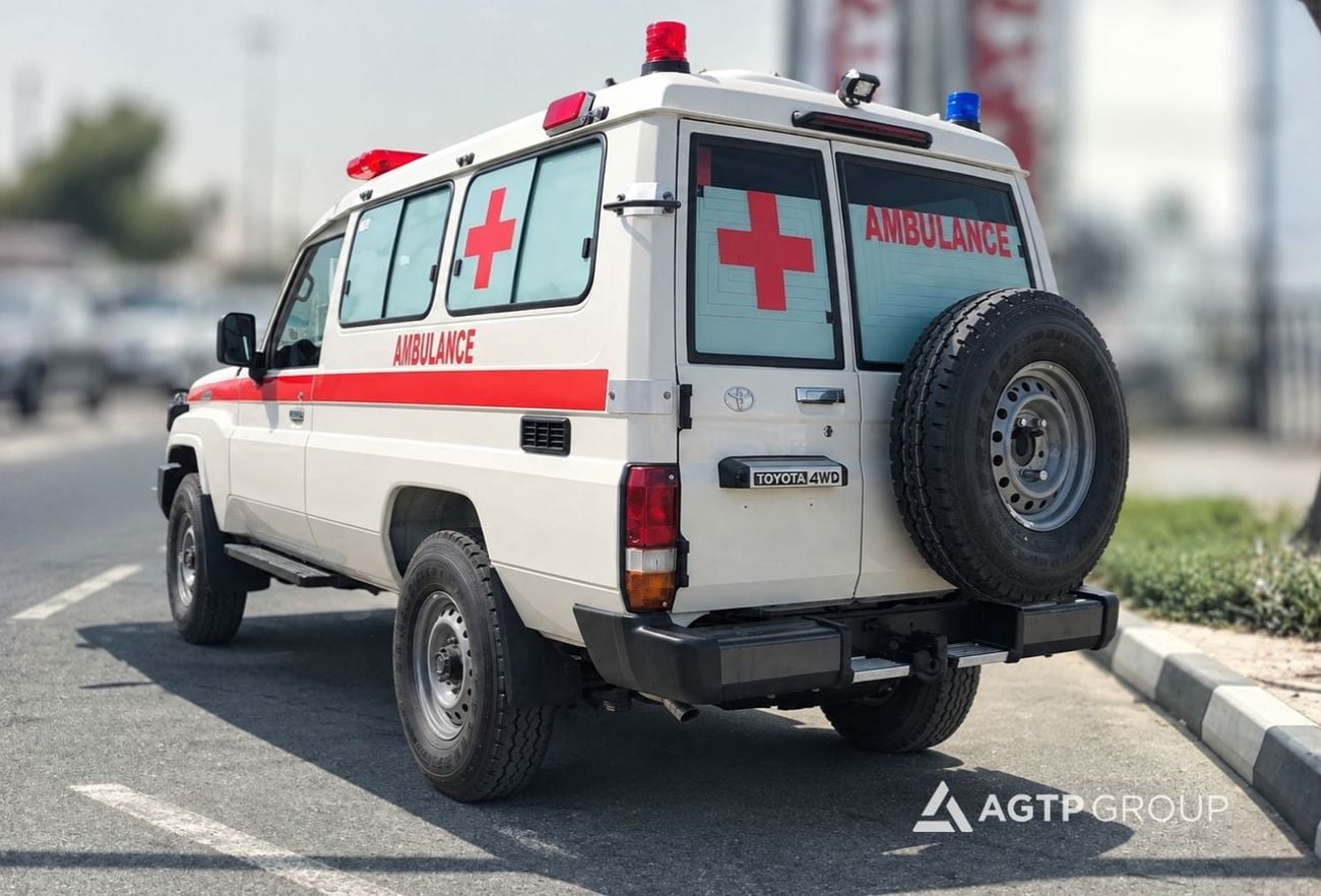 Toyota Land Cruiser 70 LC79 LX AMBULANCE 2.8L Diesel | Manual 4WD | Medical Equipment | Emergency Lights | GCC Specs