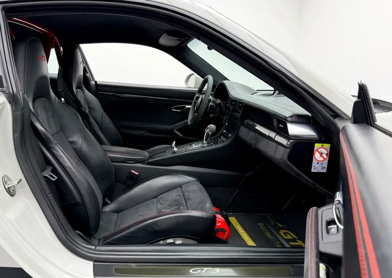 Porsche 911 GT3, Service History, Carbon Fiber Interior, Fully Loaded, GCC