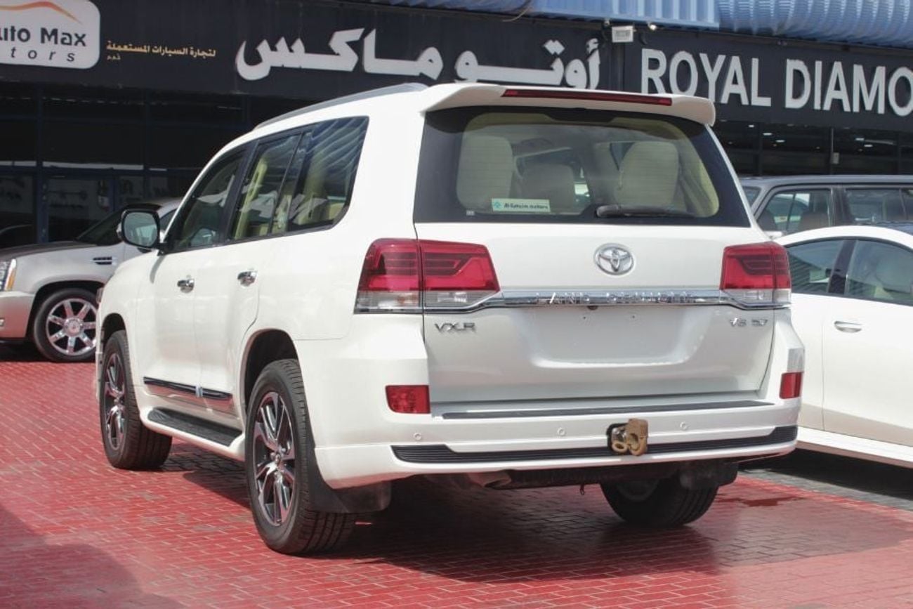 Toyota Land Cruiser VXR V8 5.7L,GCC