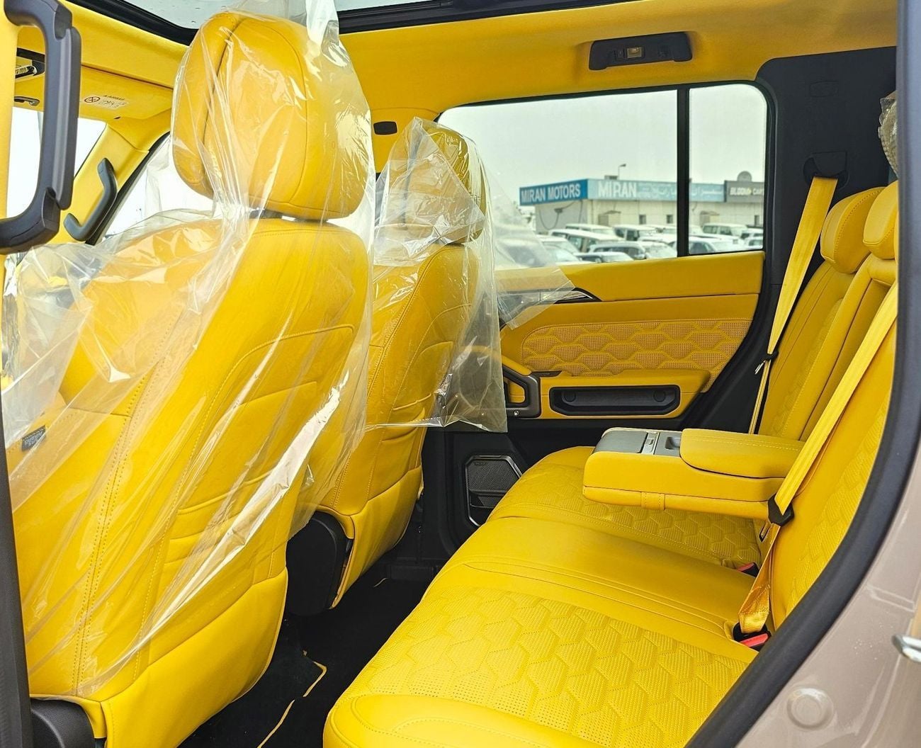 Jetour T2 LUX JetourT2 2.0T 2025 MODEL CUSTOMIZED YELLOW INTERIOR INTERIOR LIGHTS 8SPEED 4WD AT