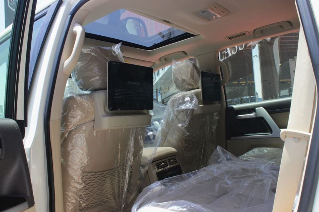 Toyota Land Cruiser VXR V8 5.7L,GCC