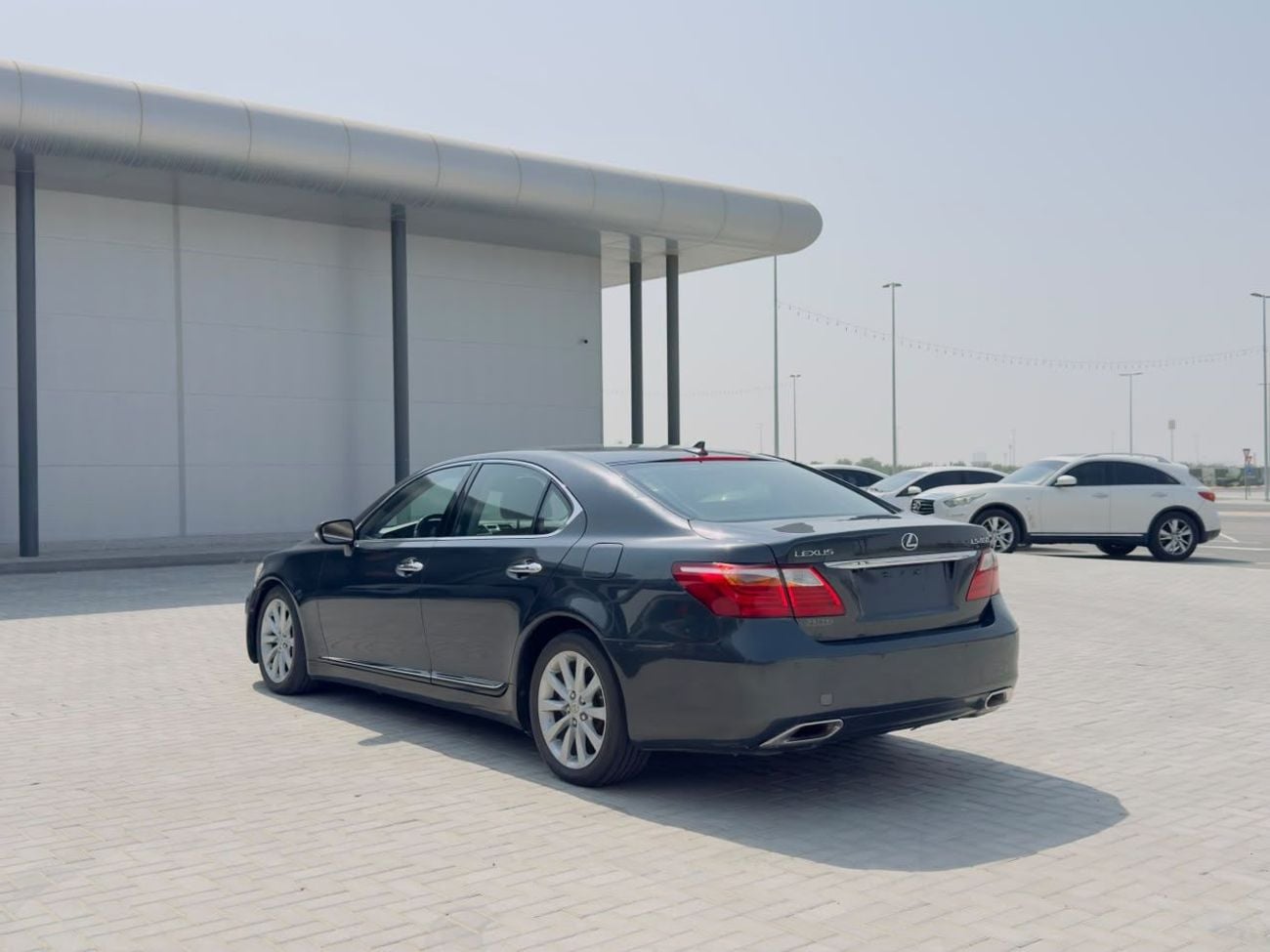 لكزس LS 460 SWB