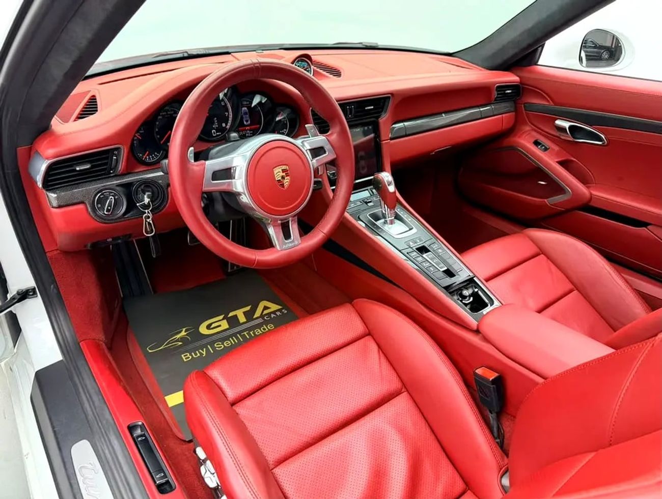 بورش 911 تربو Turbo, Full Service History, Carbon Fiber Interior, Excellent Condition, GCC