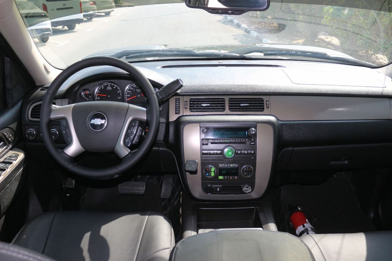 Chevrolet Silverado 3500 EXT/CAB Model 2013 Gulf space
