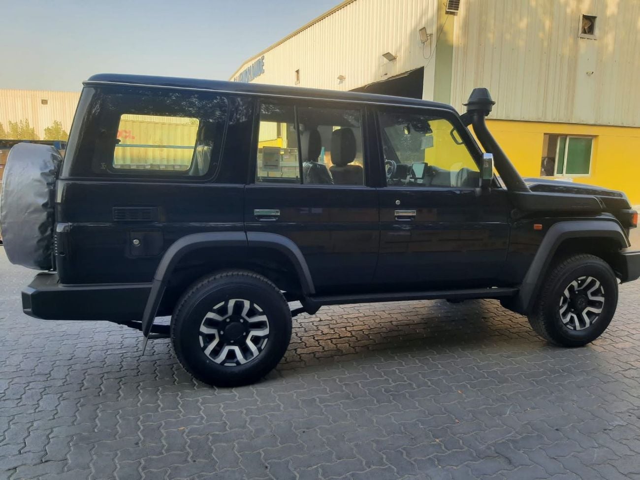 Toyota Land Cruiser 70 LC76 LX