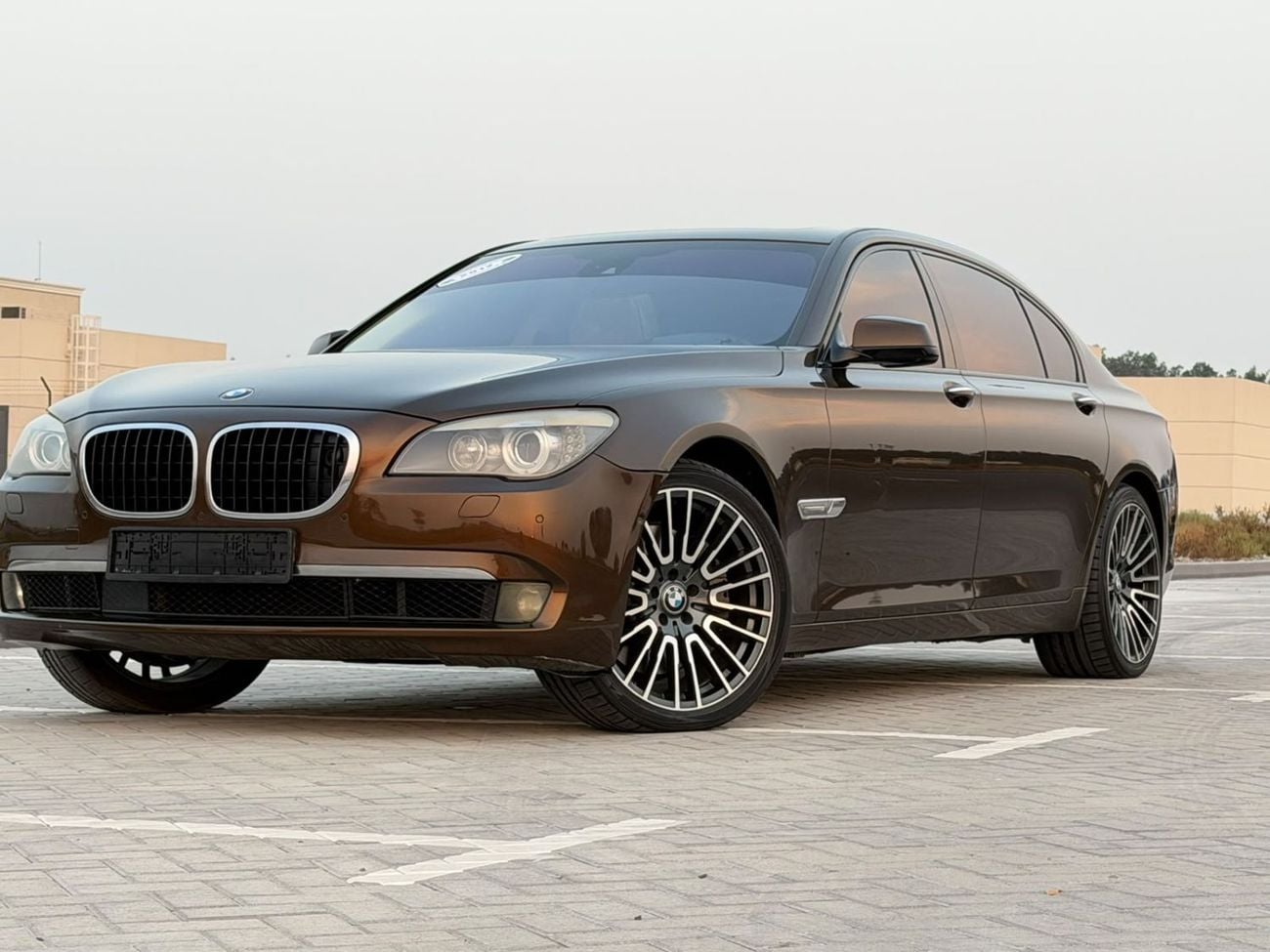 BMW 750Li EXCLUSIVE 4.4L V8 twin-turbo engine producing 407 hp, 8-speed