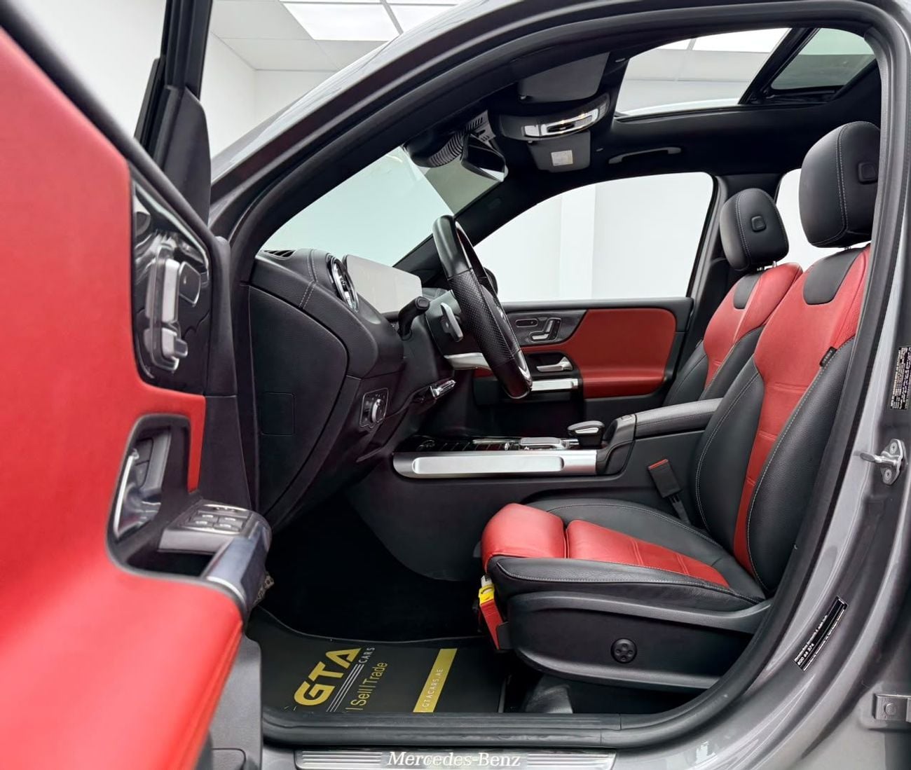 Mercedes Benz GLB250 4MATIC 2023 Mercedes Benz GLB250 4Matic, 2028 MB Warranty + Service Pack, Full MB Service History, GCC