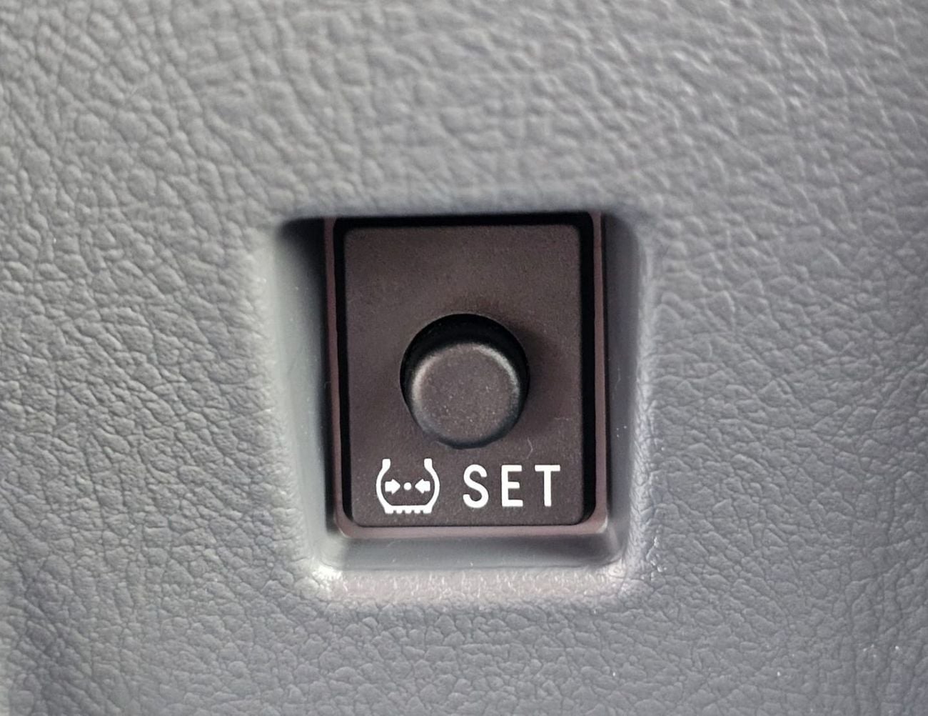Toyota Land Cruiser 70 HARDTOP LC76 LXA 5 DOOR || 4.0L PETROL M/T | REAR CAMERA | PWR WINDOWS | SNORKEL (CODE # 76MM)