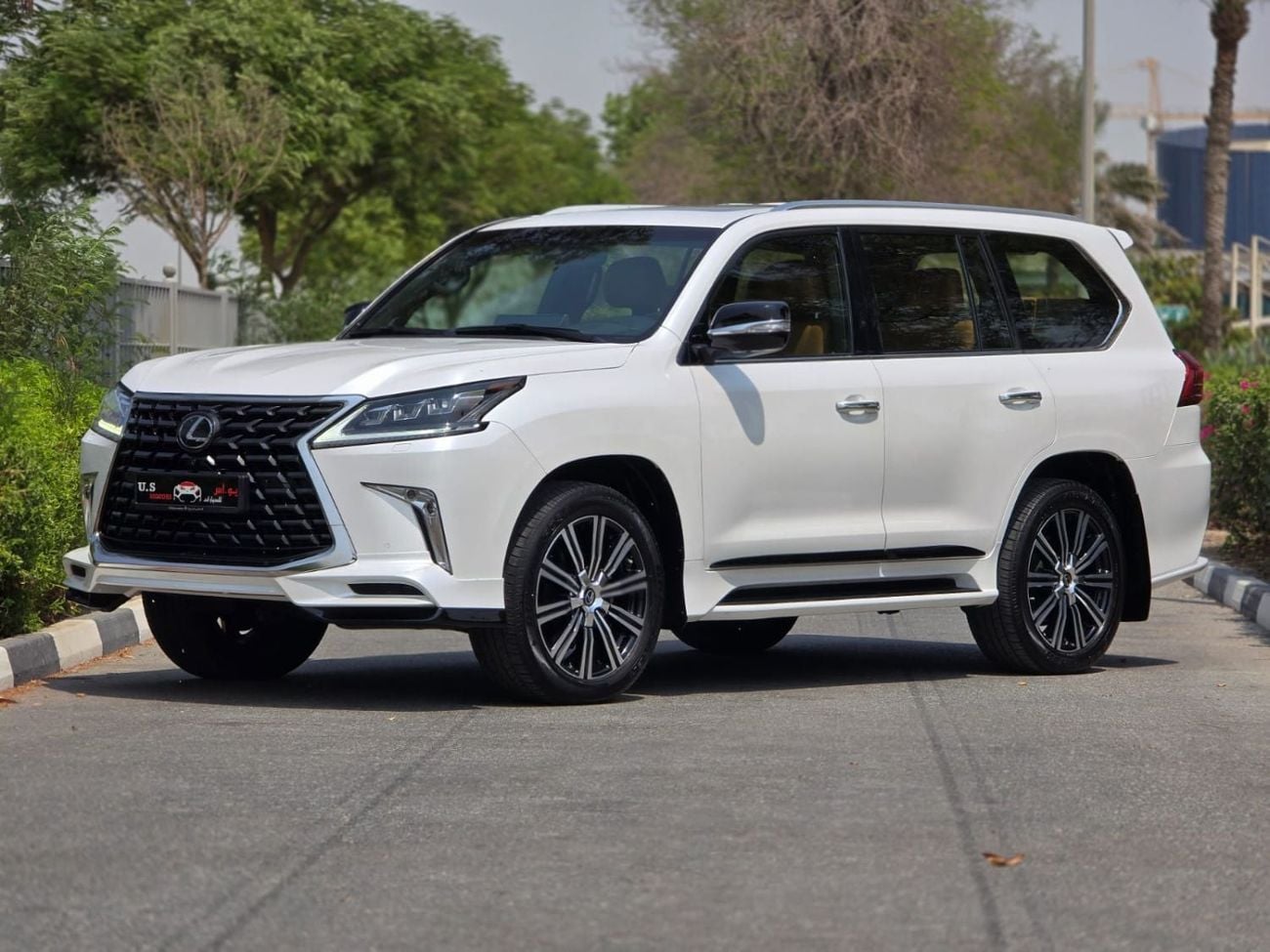 Lexus LX570 SIGNATURE LEXUS LX570 SIGNATURE FULL OPTION 2021 GCC AL FUTTAIM LEXUS SINGLE OWNER IN MINT CONDITION