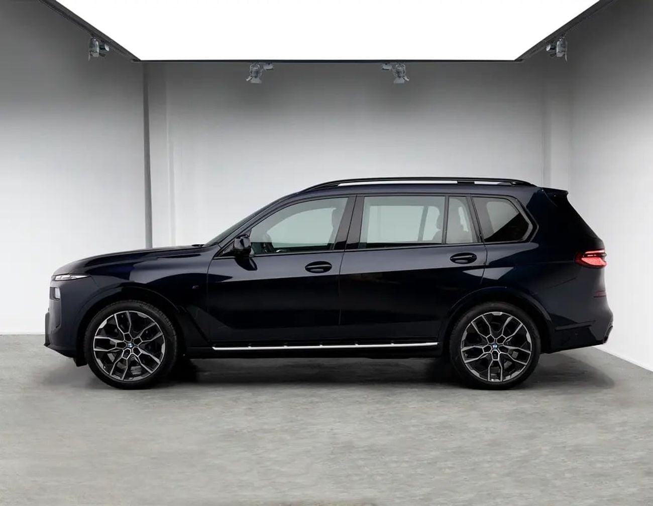 بي أم دبليو X7 XDRIVE40I M SPORT M SPORT PRO PACKAGE • Warranty + Service Contract • FDSH • GCC