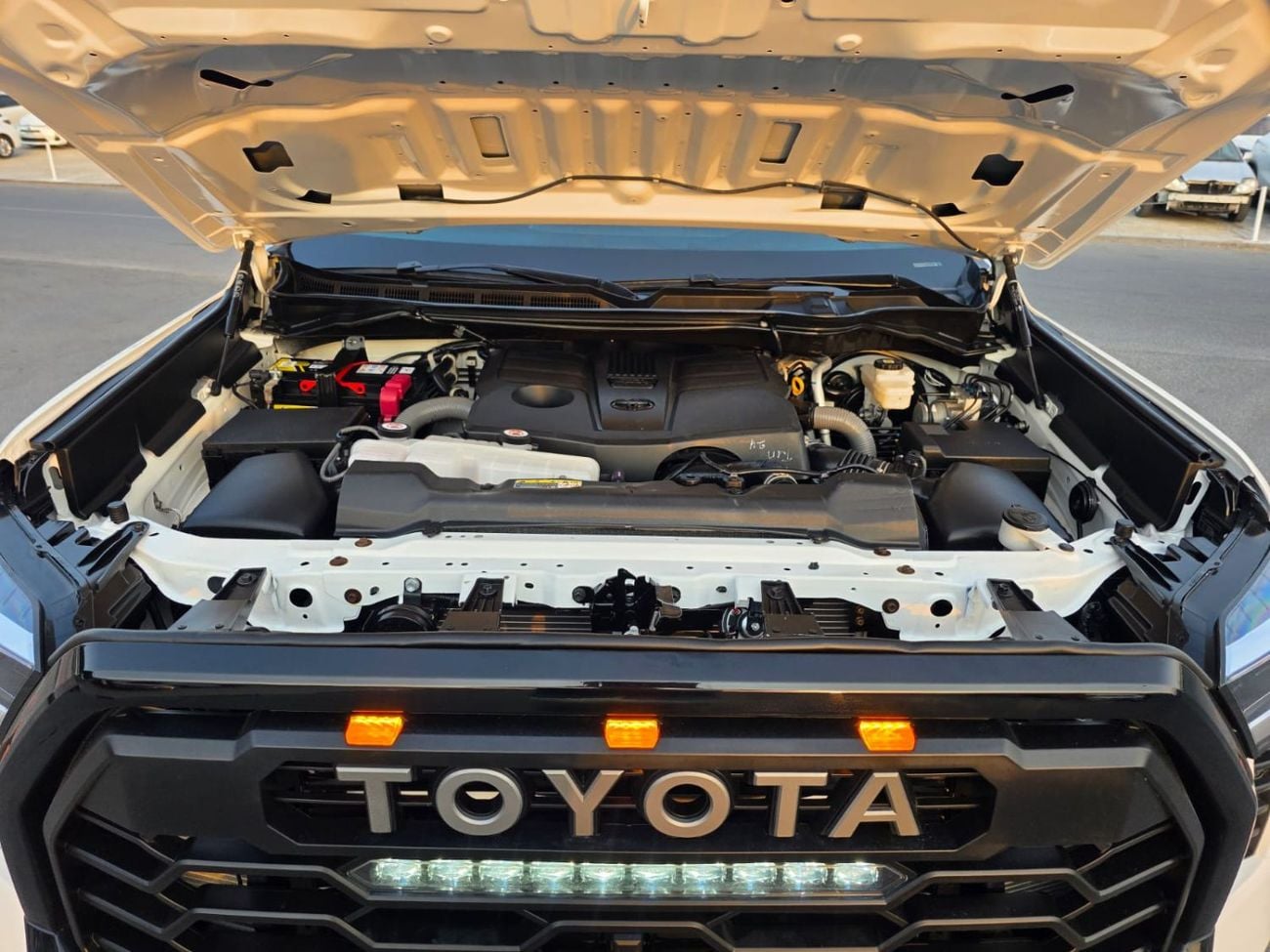 Toyota Tundra SR 2025 Model 4x4 , Push button , original leather and short body