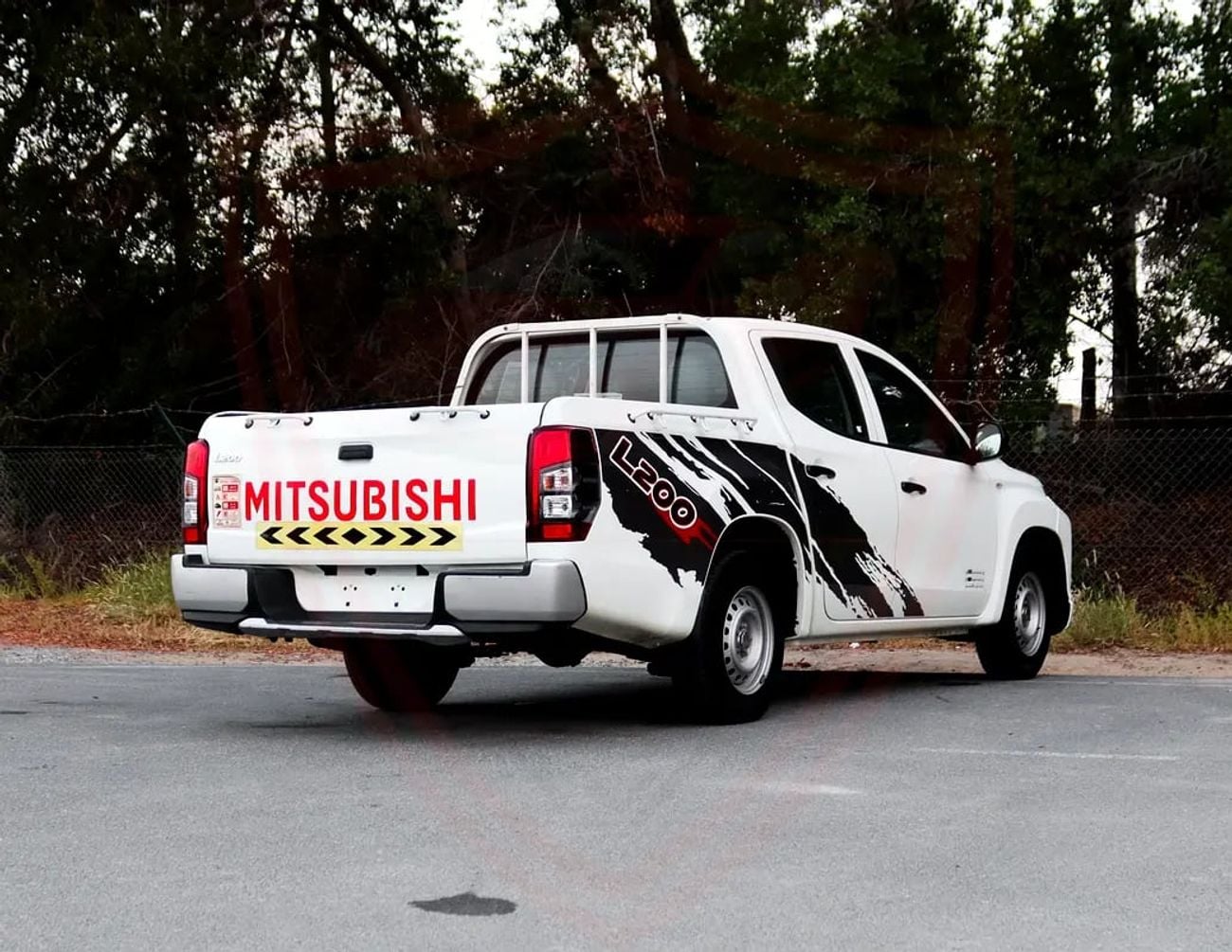 Mitsubishi L200 GL 2.5L V4 | GCC Specs | Accident-Free | Excellent Condition | 806/Month