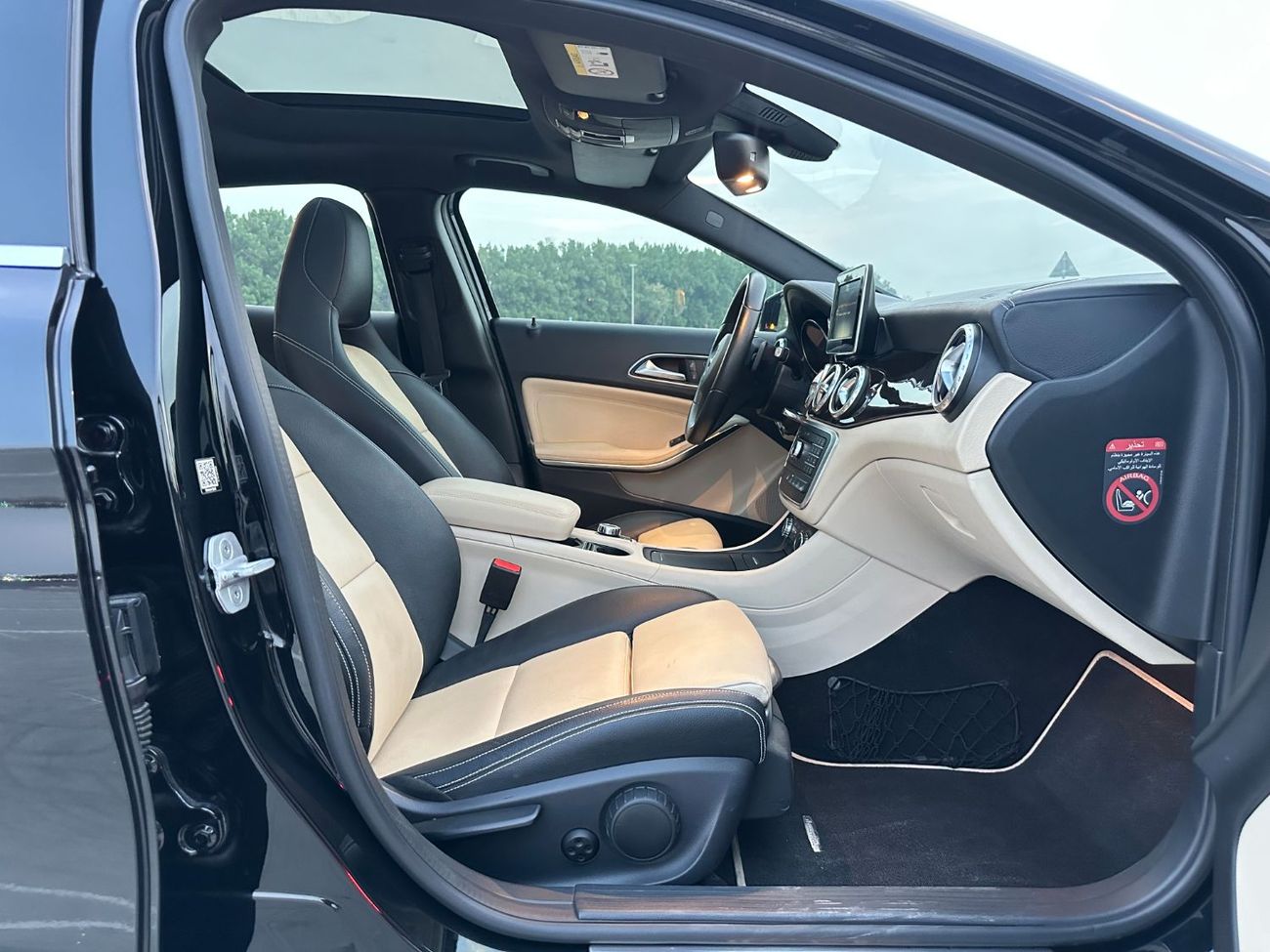 Mercedes Benz GLA250 STANDARD STD