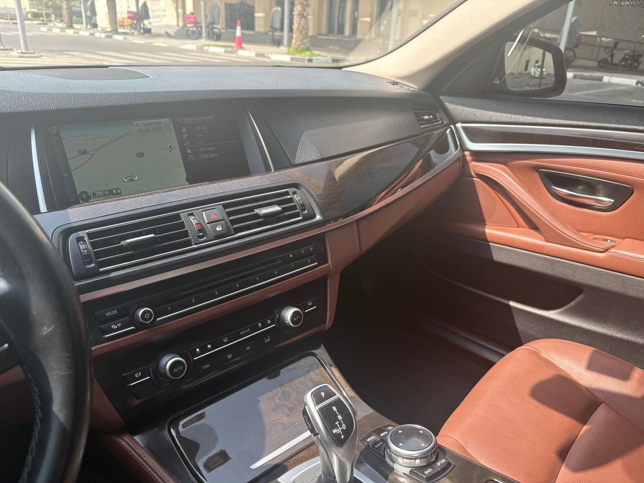 BMW 528i EXCLUSIVE