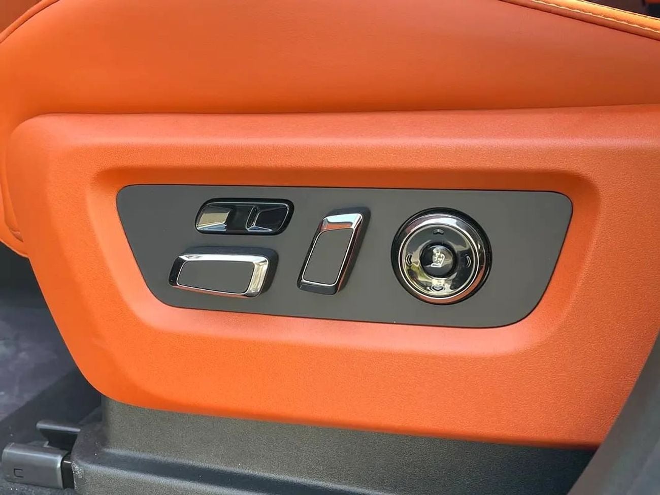 ROX 01 VIP / 6 SEATS VIP / / BIG BATTERY / WARRANTY AND CONTRACT SERVICE EVS