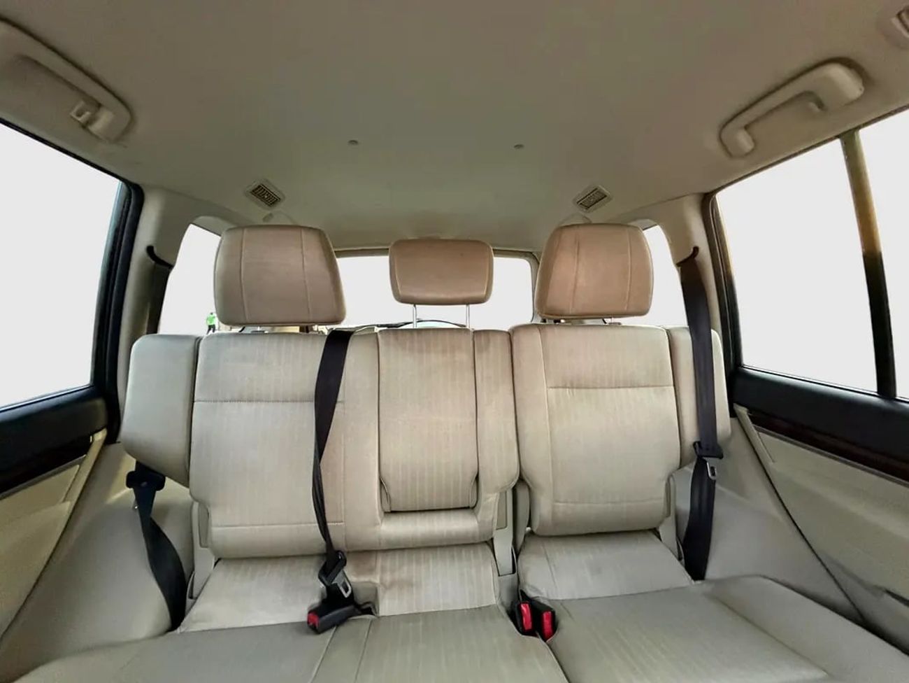 ميتسوبيشي باجيرو GLS V6 | 7-SEATER 4WD SUV | GCC