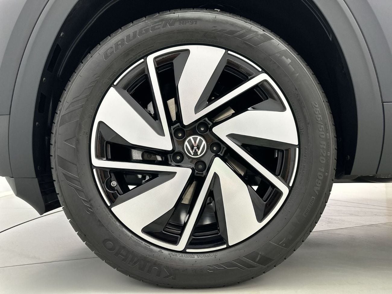Volkswagen Teramont COMFORTLINE Teramont Comfortline 2L (Facelift 2) | 7-Seater | Panoramic Sunroof | Leather | Adaptive Cruise