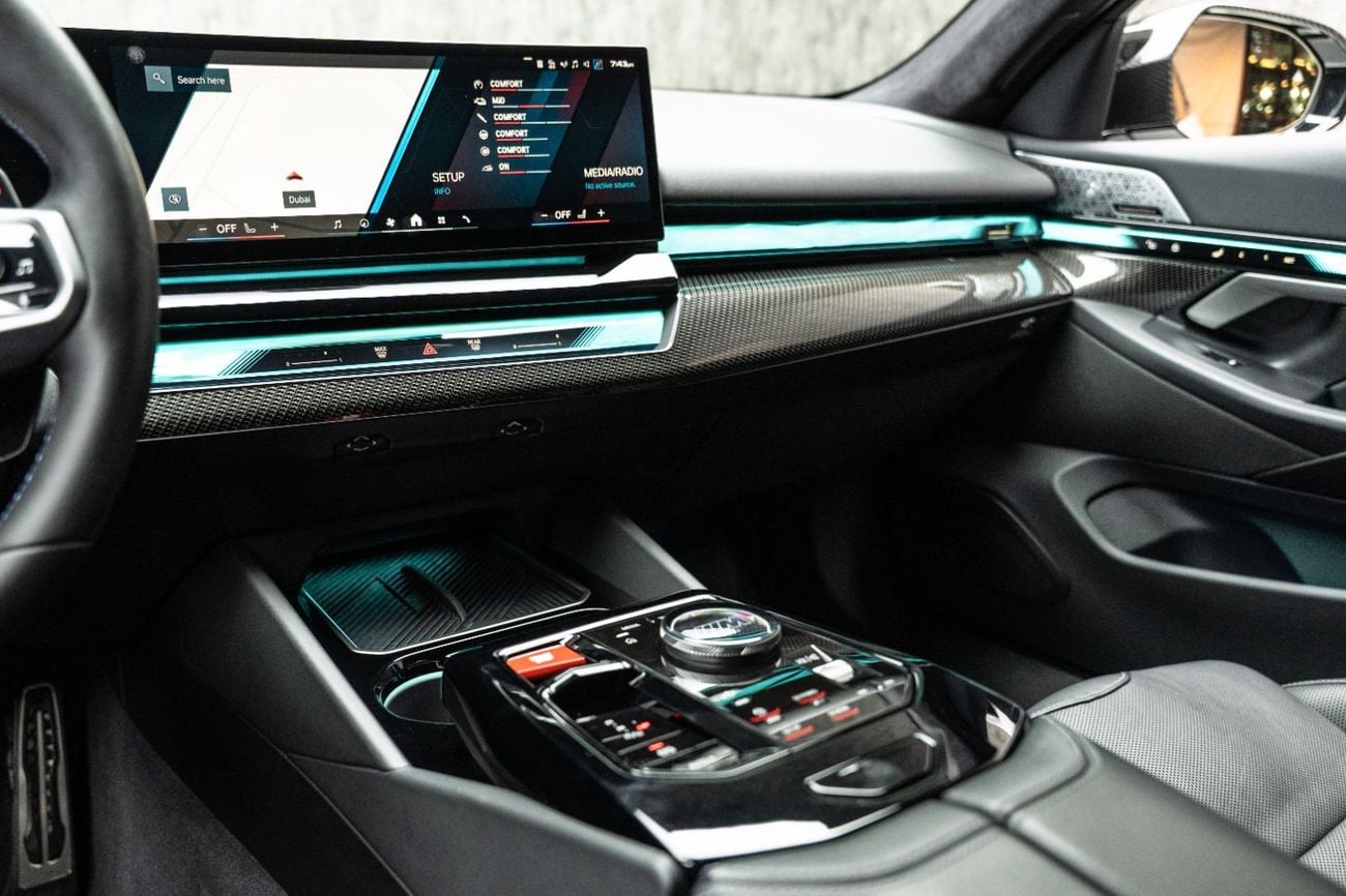بي أم دبليو M5 ستاندارد اشترِ الآن، وادفع في عام ٢٠٢٧ | معيار بلاك لاين | ضمان بي إم دبليو لعام ٢٠٣٠ + عقد خدمة، دول مجلس ال