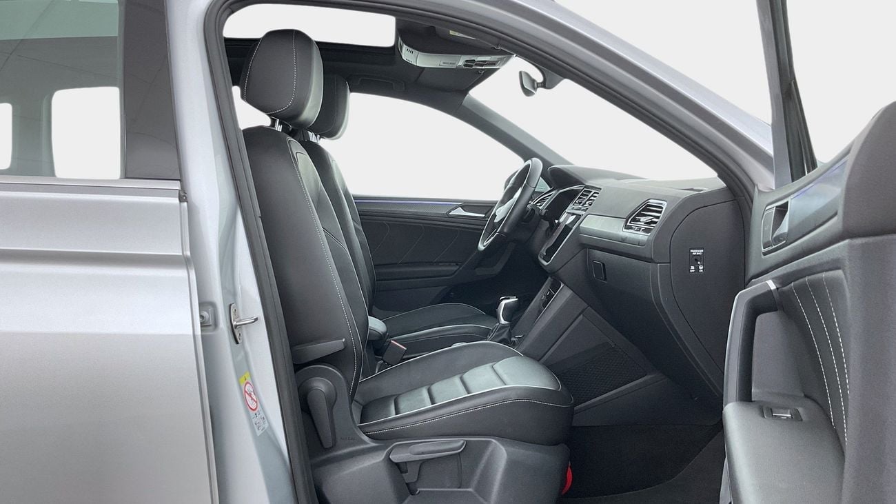 Volkswagen Tiguan R-LINE PREMIUM | Guaranteed Warranty | 0 Down Payment