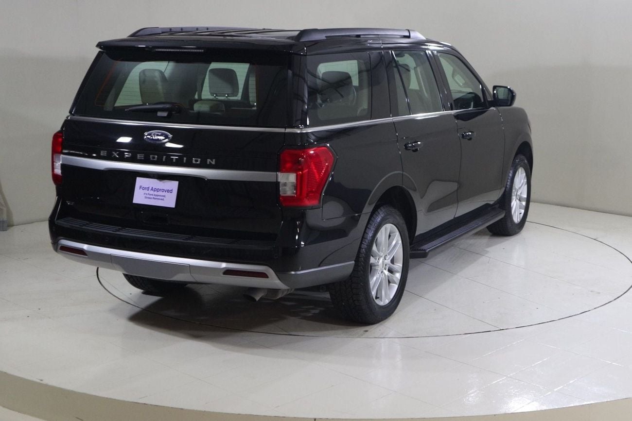 Ford Expedition XLT XT224 / AL TAYER MOTORS/AL QOUZ SHOWROOM