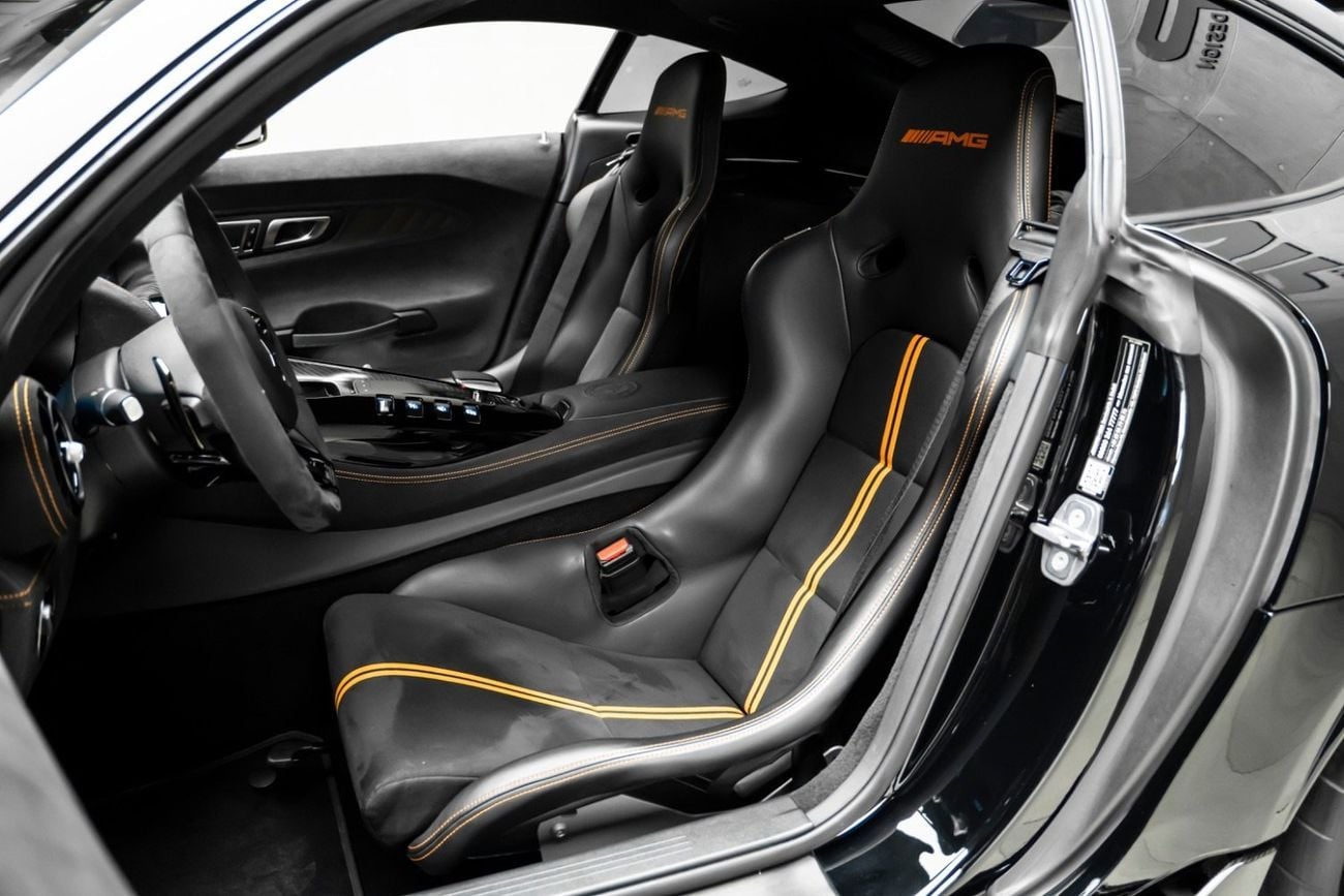 مرسيدس بنز AMG GT BLACK SERIES