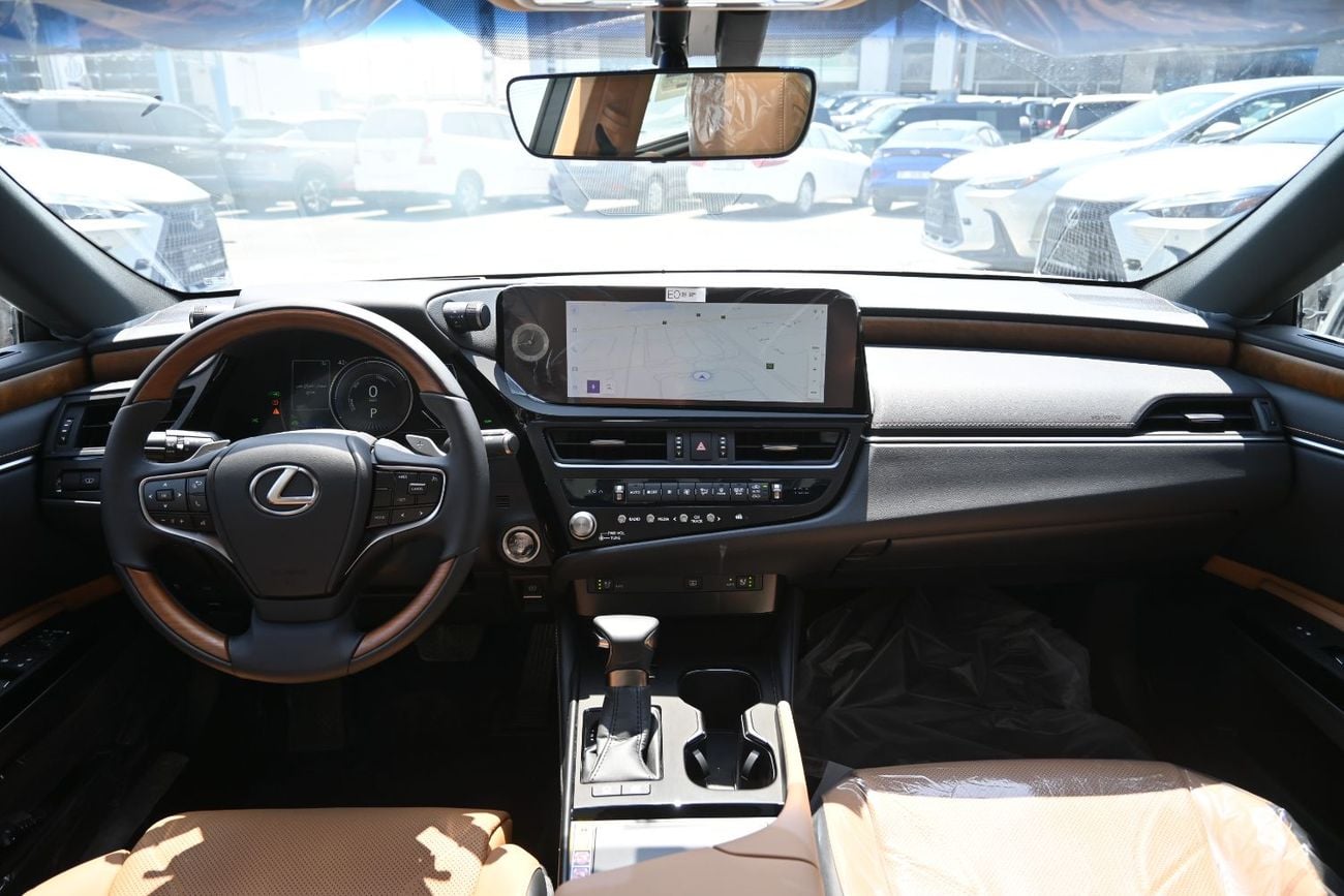 Lexus ES300h PLATINUM 2025 Lexus ES300H 2.5L Hybrid, Color White