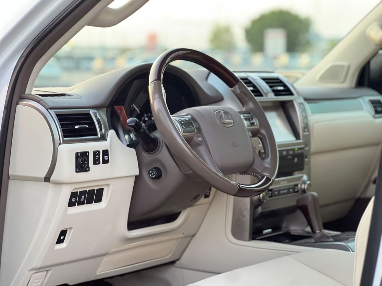 Lexus GX460 2018 Lexus GX460 Full Option 4.6L V8 - Sunroof - Rear Camera & Sensor - Leather Seat - AWD 4x4