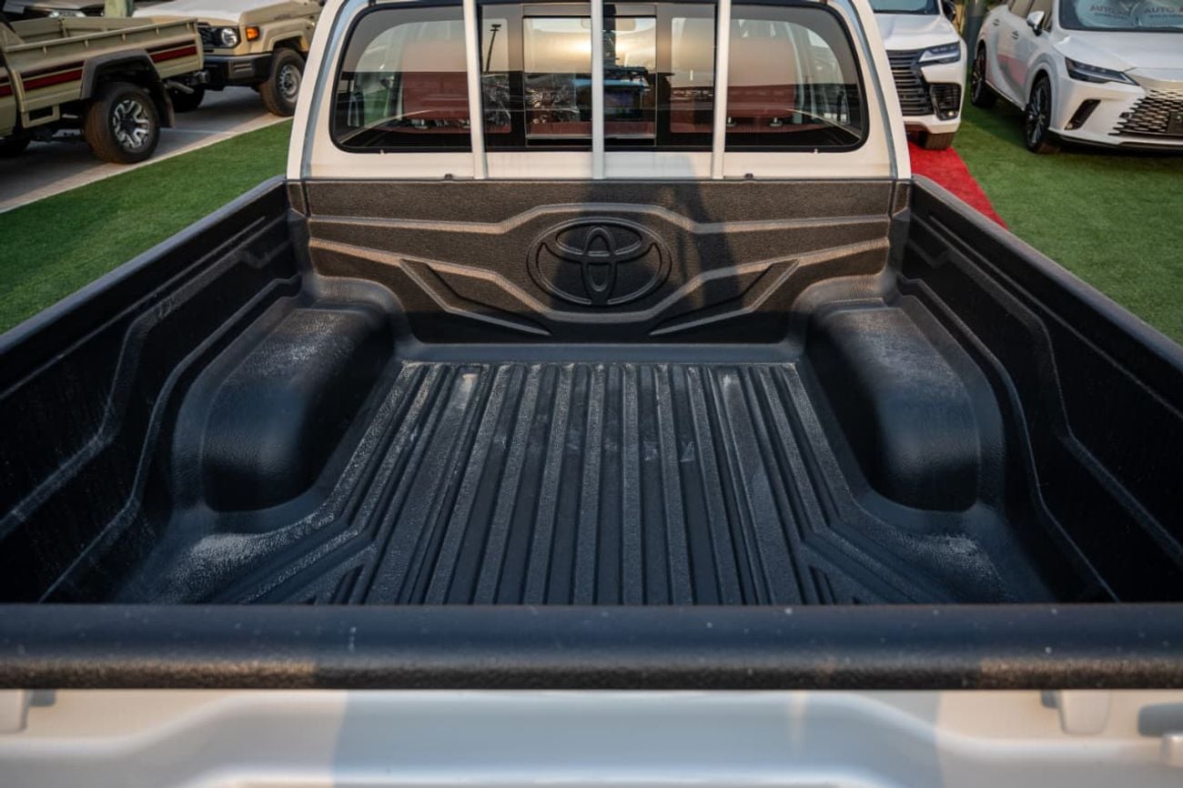Toyota Hilux GLX S-G 2.7L MT 4WD DOUBLE CAB PICK UP