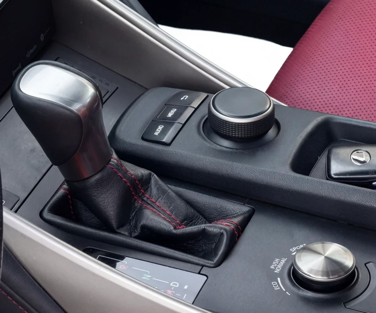 Lexus IS200t 2.0