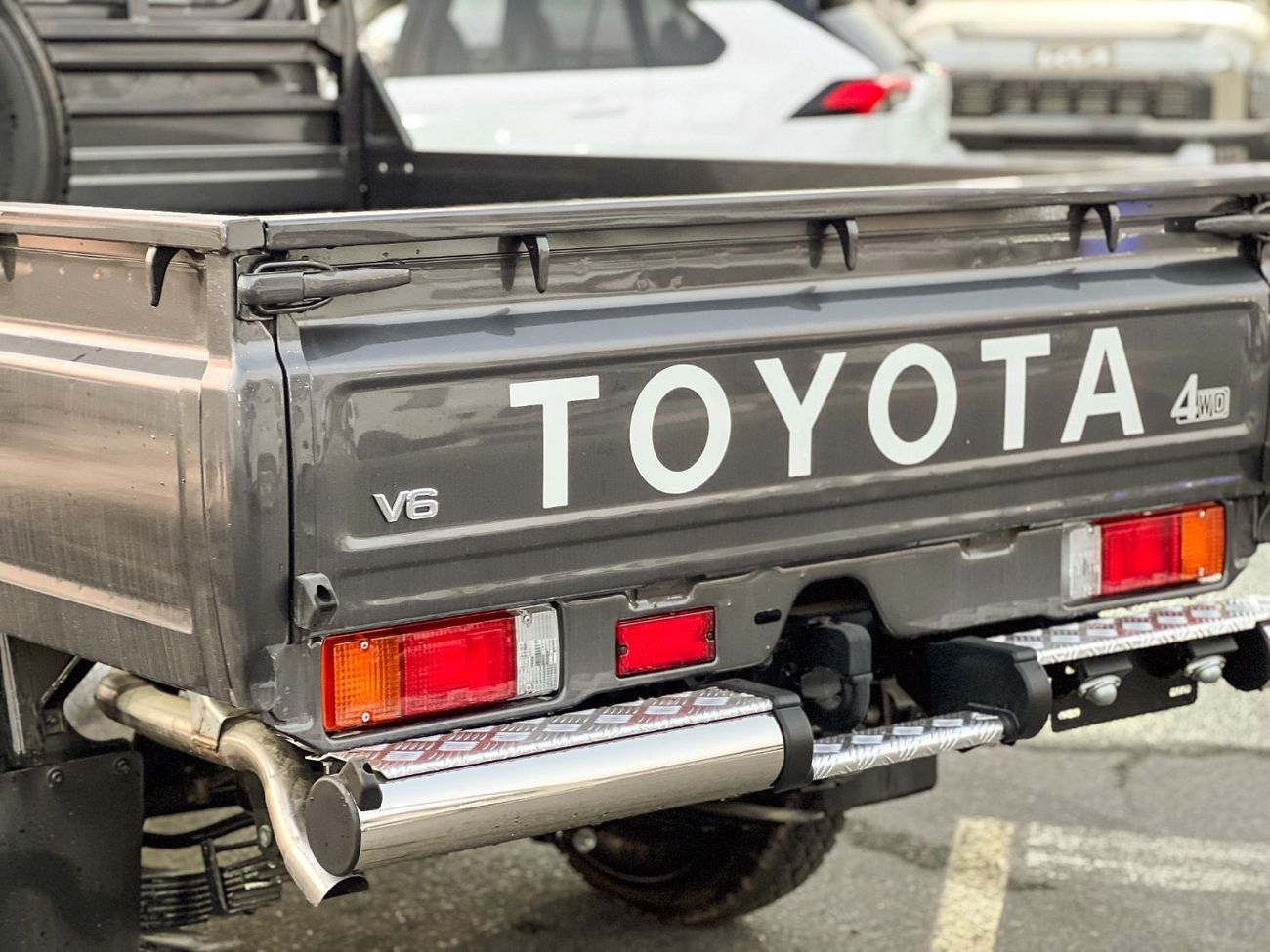 Toyota Land Cruiser Pick Up 4.0L V6 STD-E EXPORT ONLY - TOYOTA LC79 4.0L STD-E