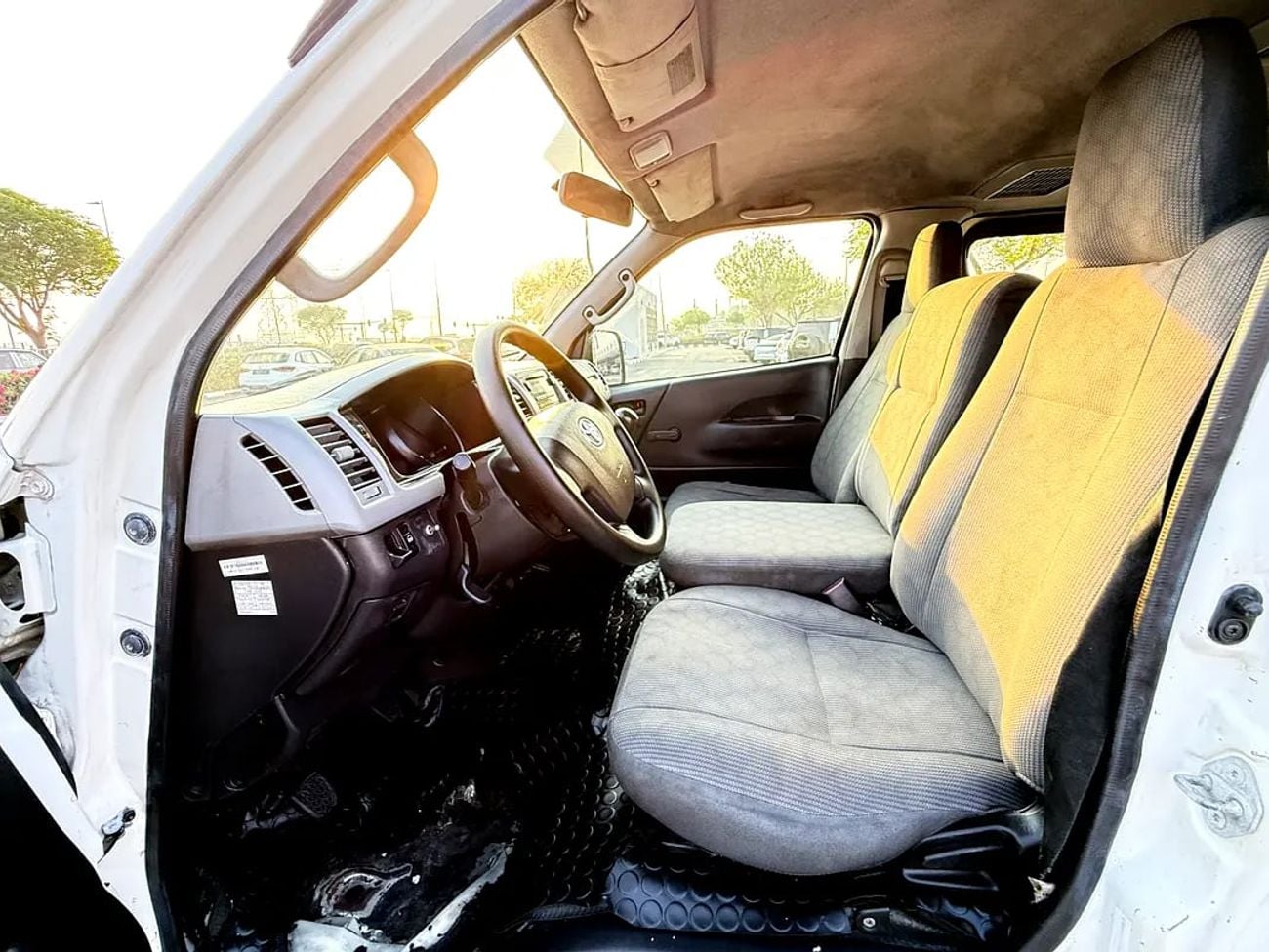 Toyota Hiace GL GCC Specs-passenger Van - excellent condition