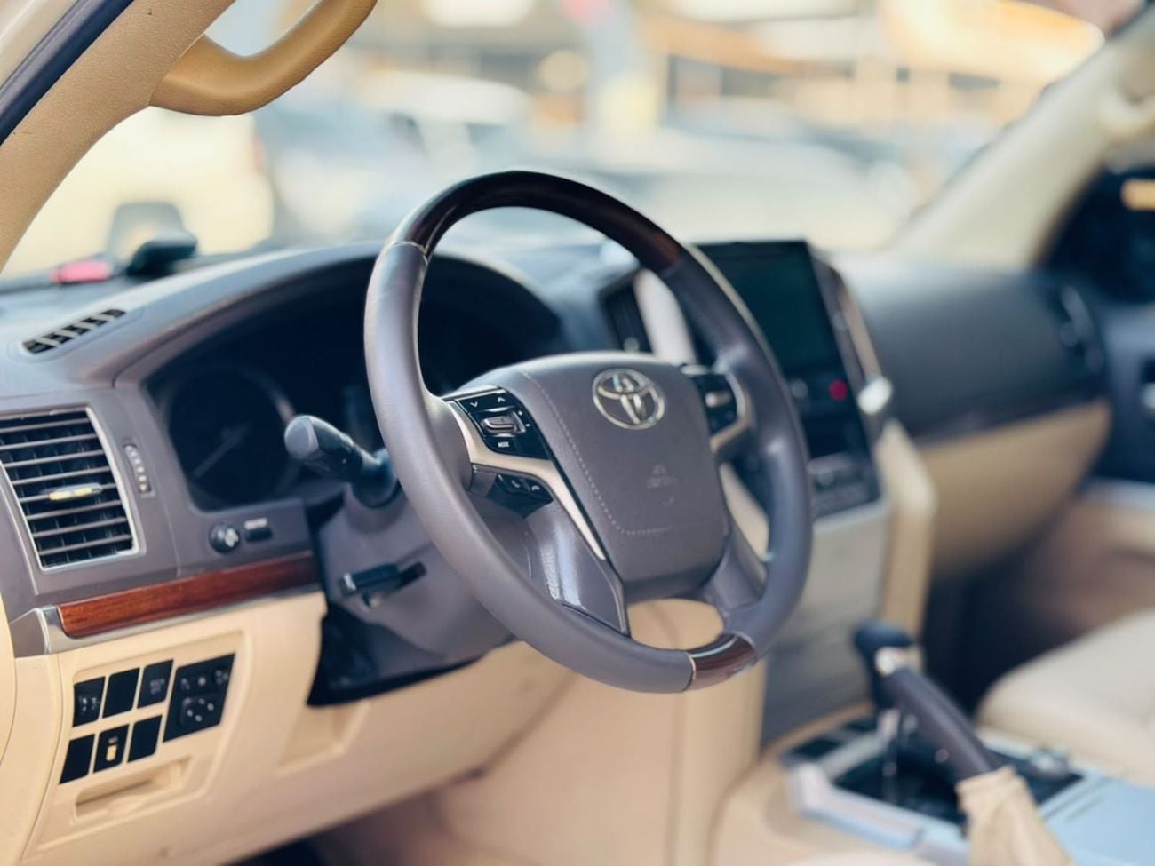 Toyota Land Cruiser VXR