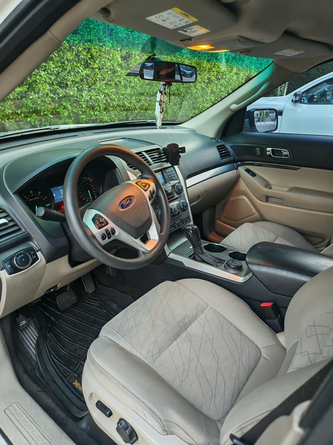 Ford Explorer BASE
