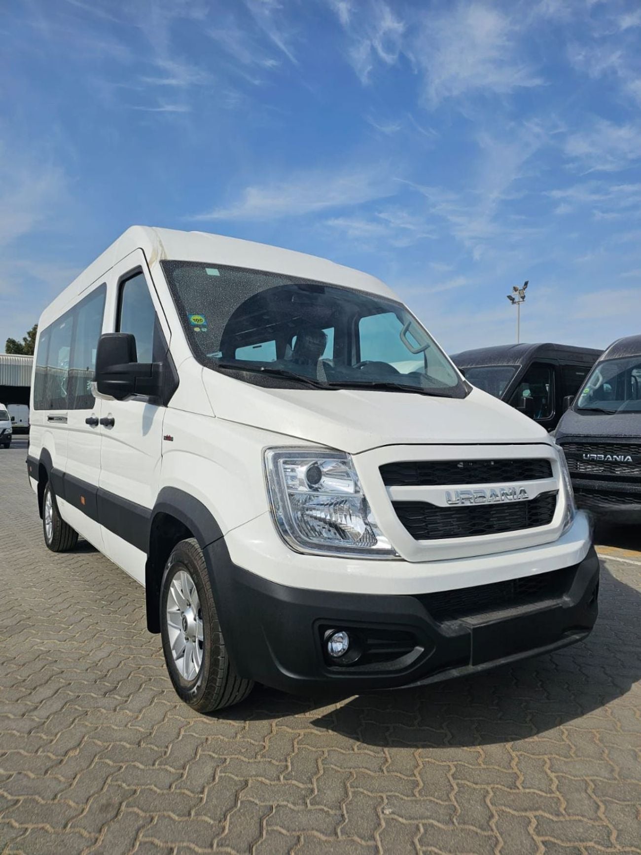 Force Urbania DX NEED A RELIABLE PASSENGER VAN FOR YOUR BUSINESS? Introducing the Force Urbania 13-Seater