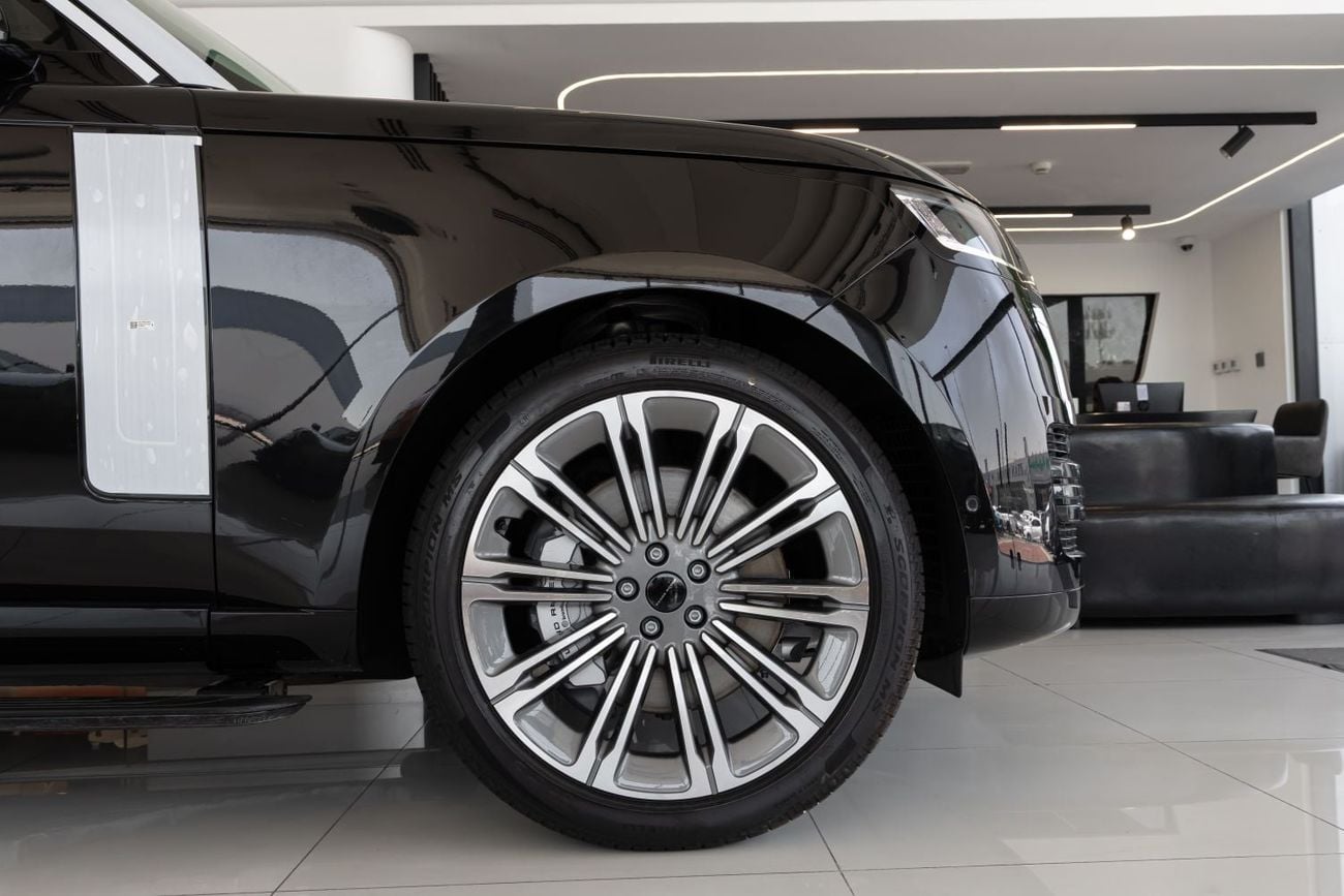 لاند روفر رينج روفر HSE P530 رينج روفر فوج | HSE P530 | 2026 | خليجية | محرك V8 | إصدار أسود | دفع رباعي | مقصورة داخلية سوداء/بي