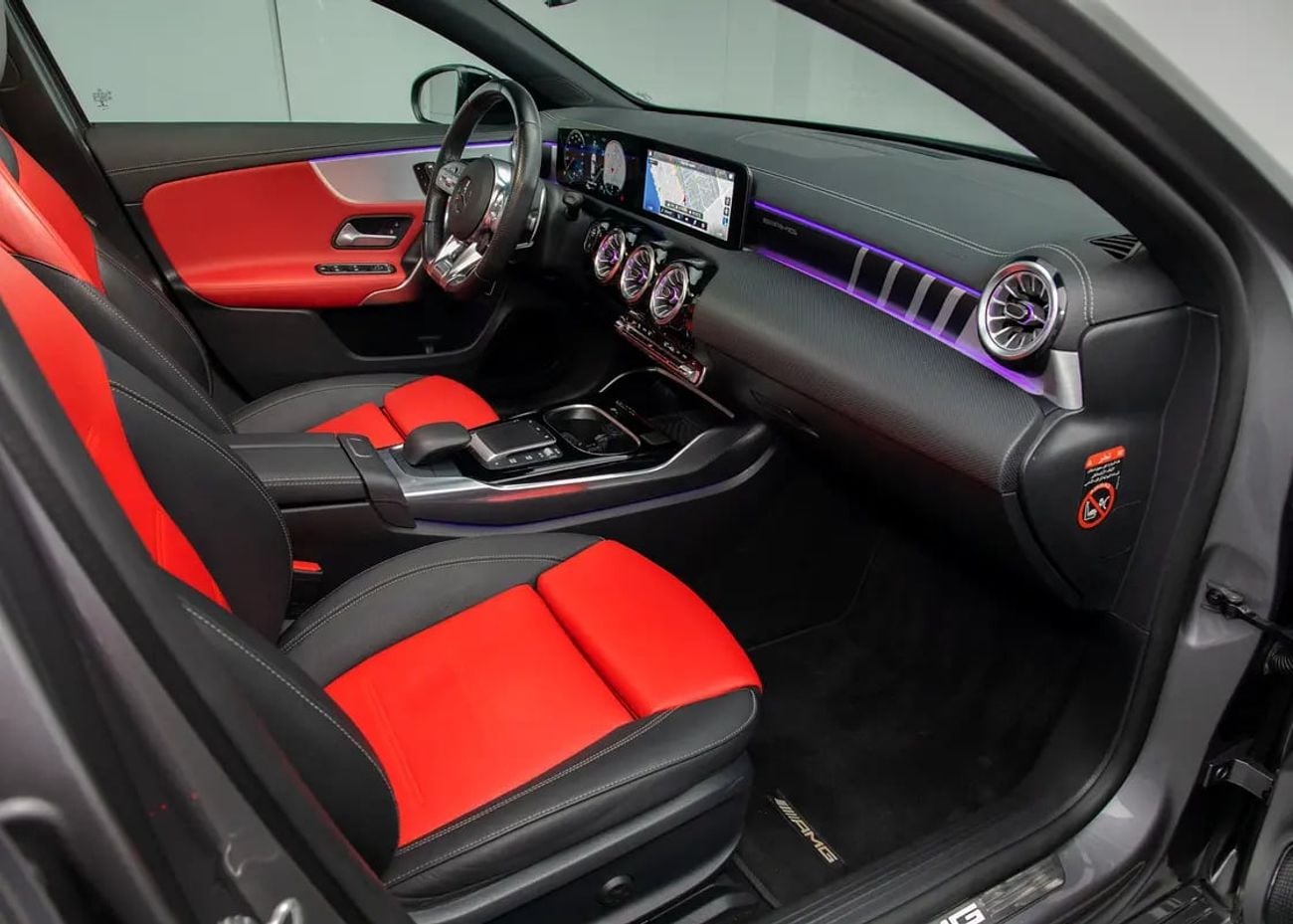 مرسيدس بنز A 35 AMG 4MATIC بريميوم 2.0L Turbo •AWD • Full Service History • GCC Spec