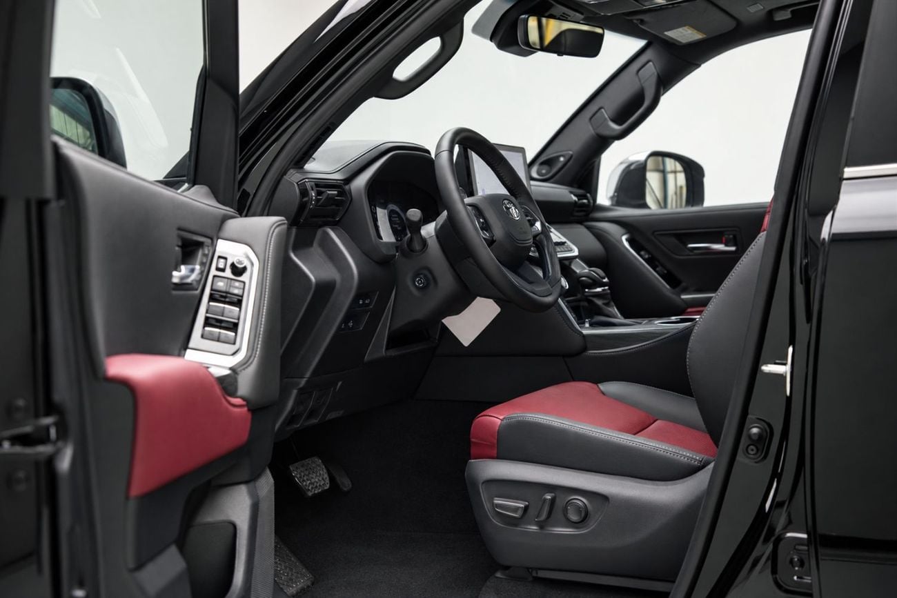 تويوتا لاند كروزر VXR S 3.5 لتر - أسود من الداخل أحمر | للتصدير فقط