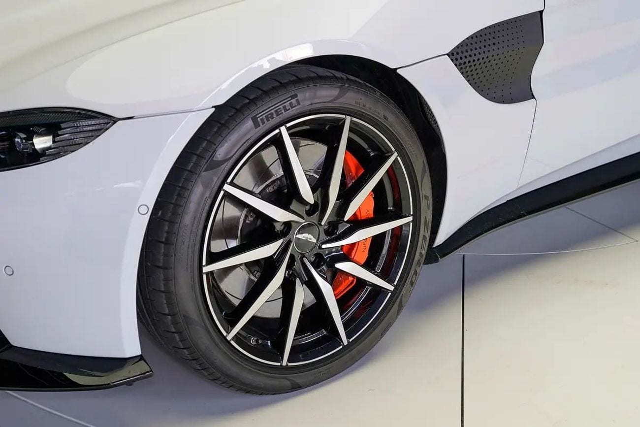 أستون مارتن فانتيج Std 4.0L
