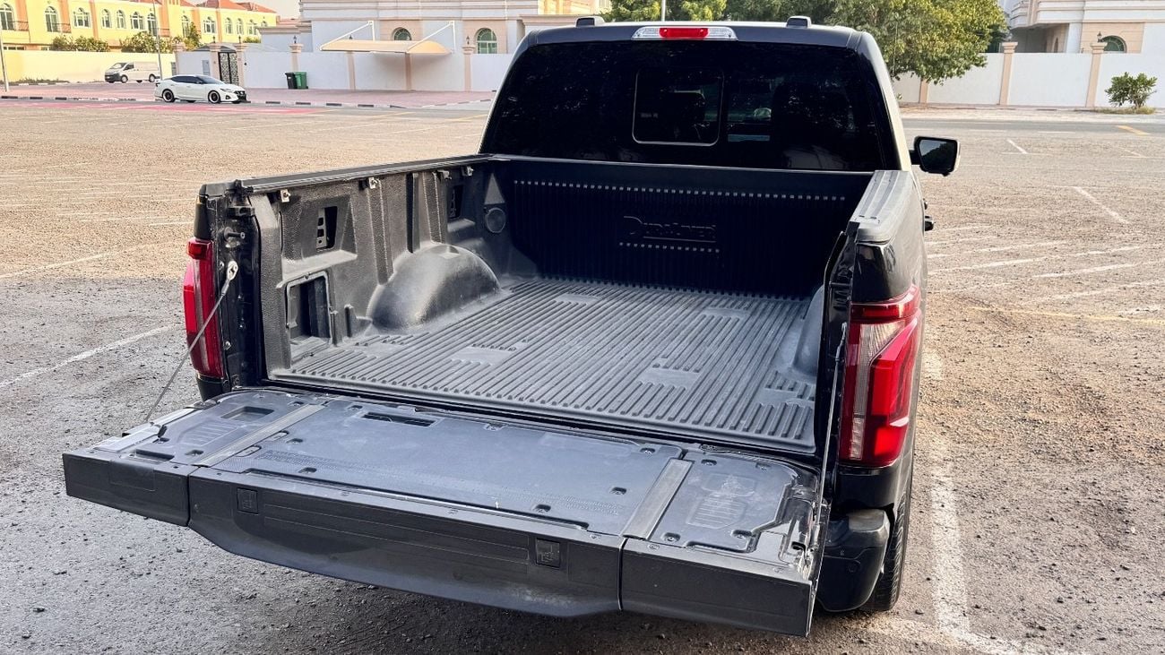 Ford F-150 LARIAT CREW CAB