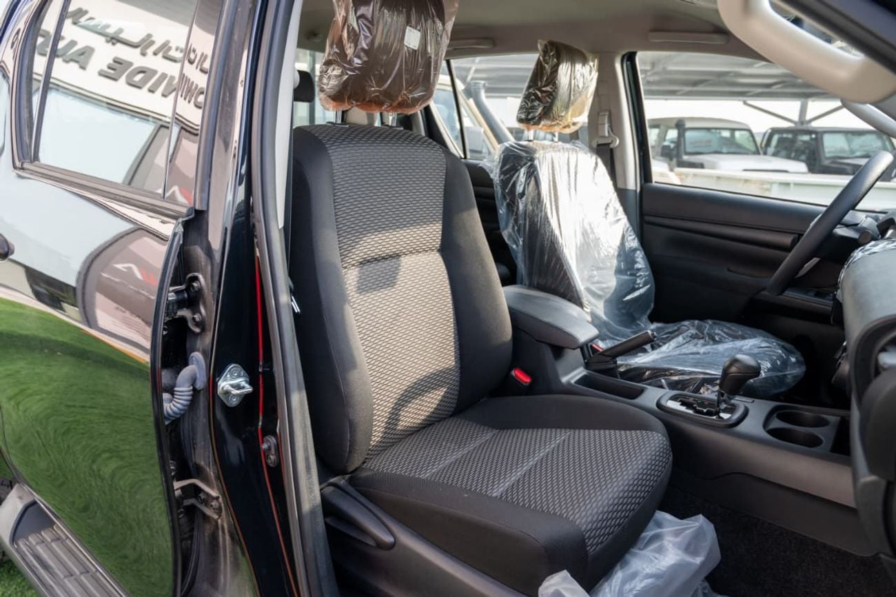 تويوتا هيلوكس GL - سيارة أوتوماتيكية تعمل بالبنزين، دفع رباعي، هيكل عريض، 5 مقاعد، 4 أبواب