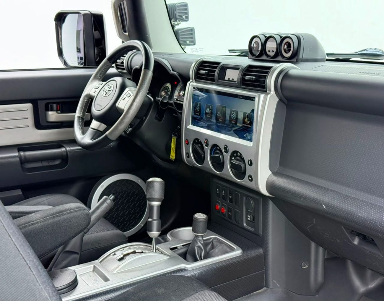 Toyota FJ Cruiser VXR 2014 Toyota FJ Cruiser VXR, Full Toyota Service History, GCC Specs
