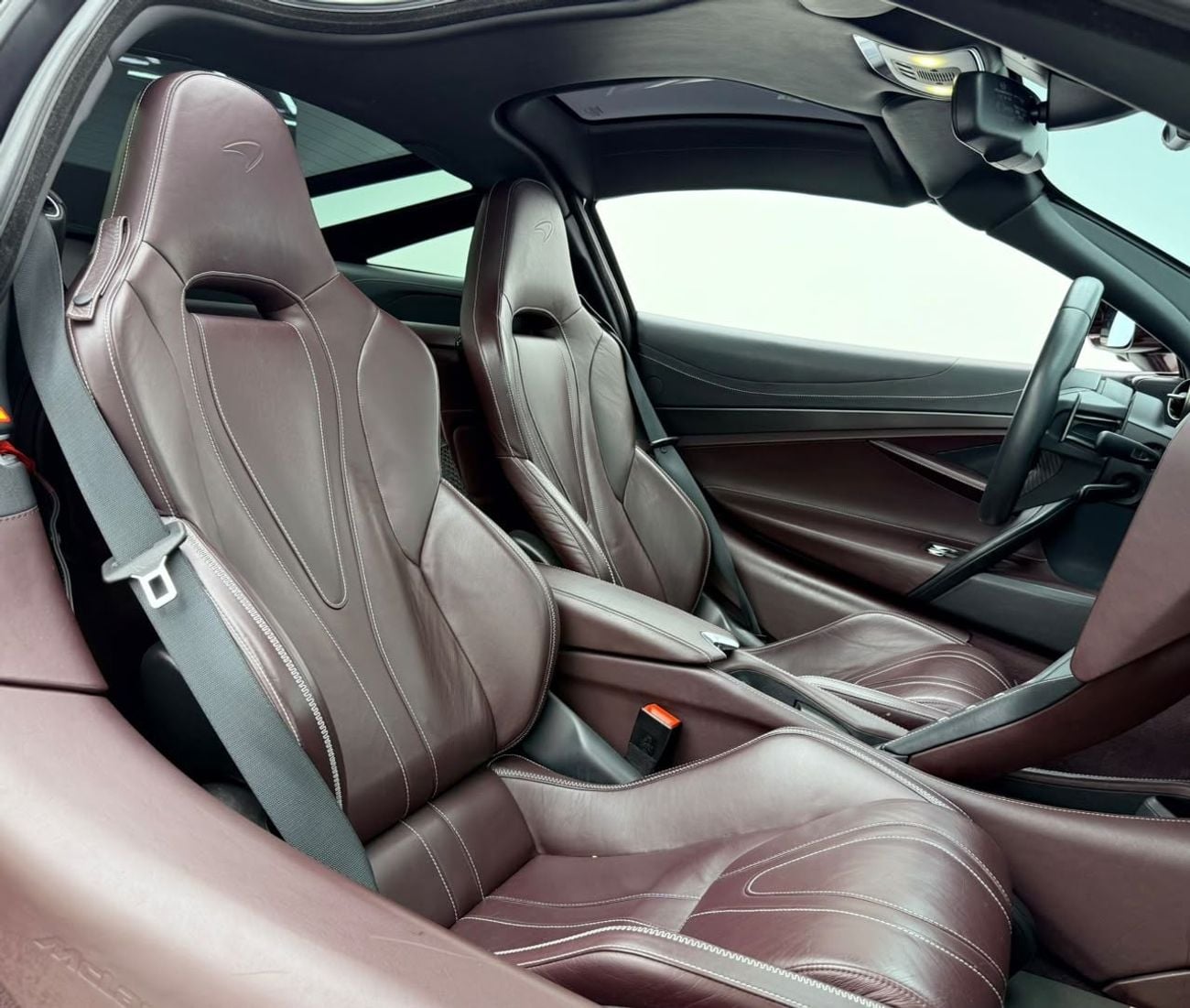 McLaren 720S PERFORMANCE 2019 McLaren 720S Performance, 1 Year Unlimited Kilometer Warranty, Japanese Specs.