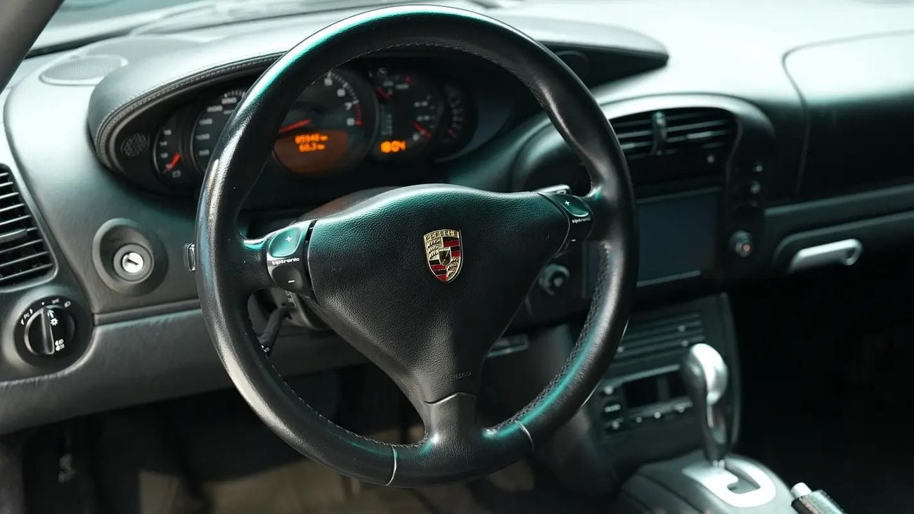 بورش 911 Carrera 4S Japanese Specs