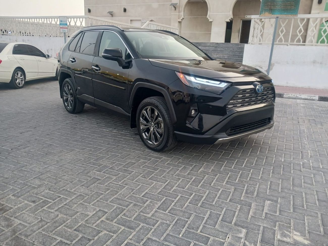 Toyota RAV4 LTD HEV 2024
