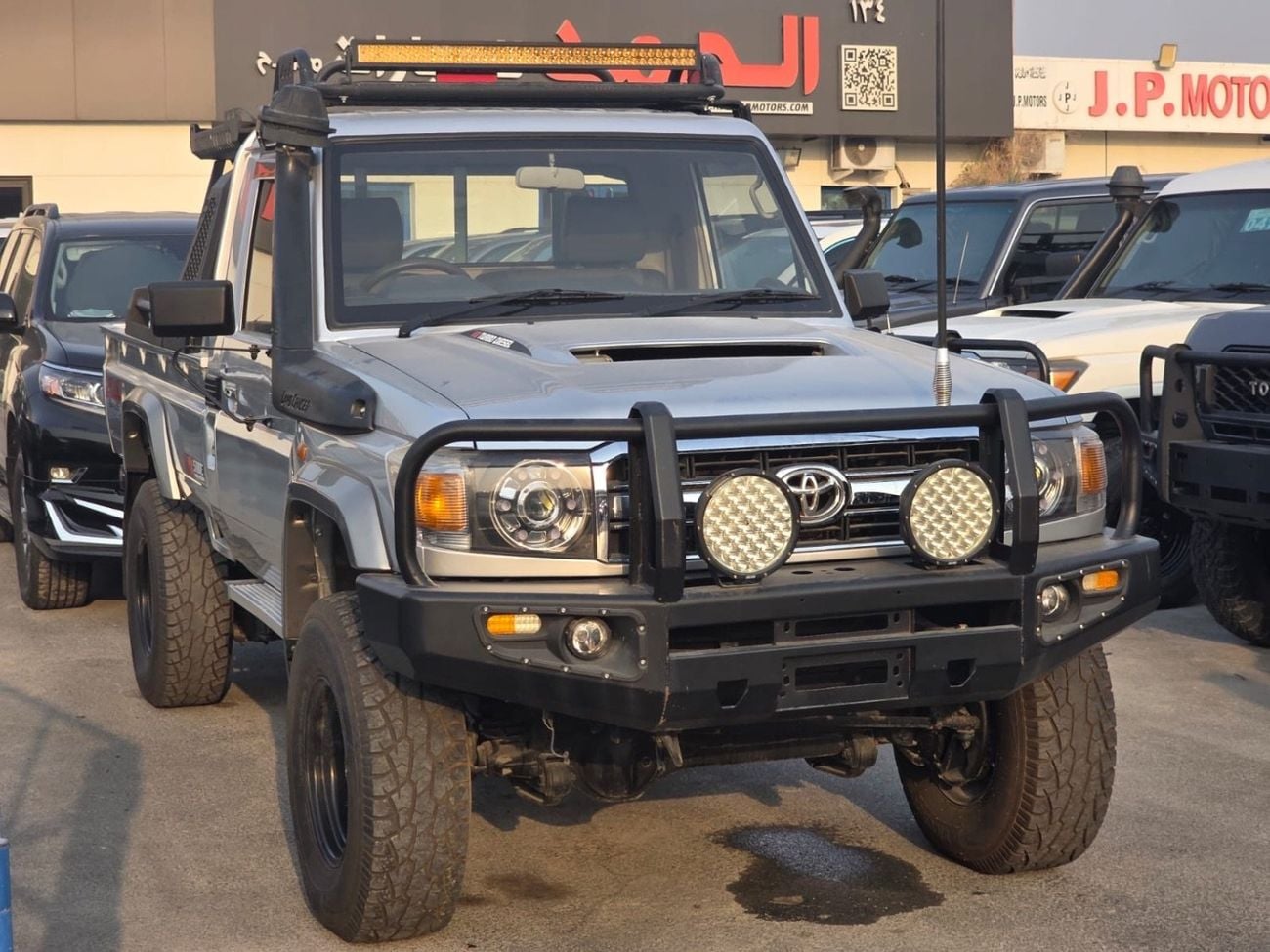 Toyota Land Cruiser Pick Up LX AC PWR OPT