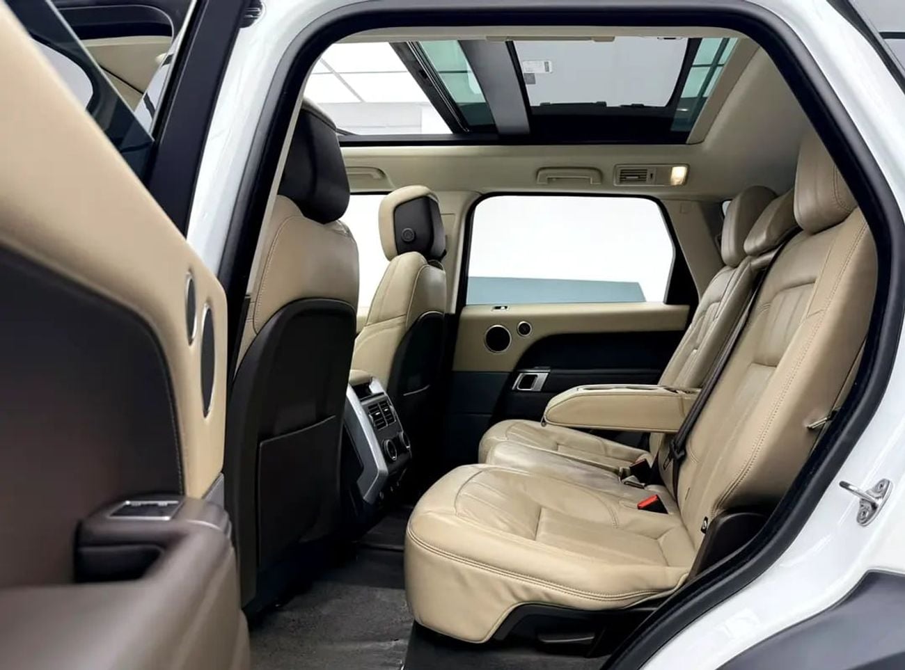 Land Rover Range Rover Sport HSE, Warranty, Service History, Fully Loaded, Excellent Condition, GCC