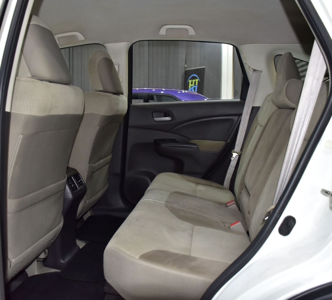 Honda CR-V LX EXCELLENT DEAL for our Honda CR-V ( 2013 Model ) in White Color GCC Specs
