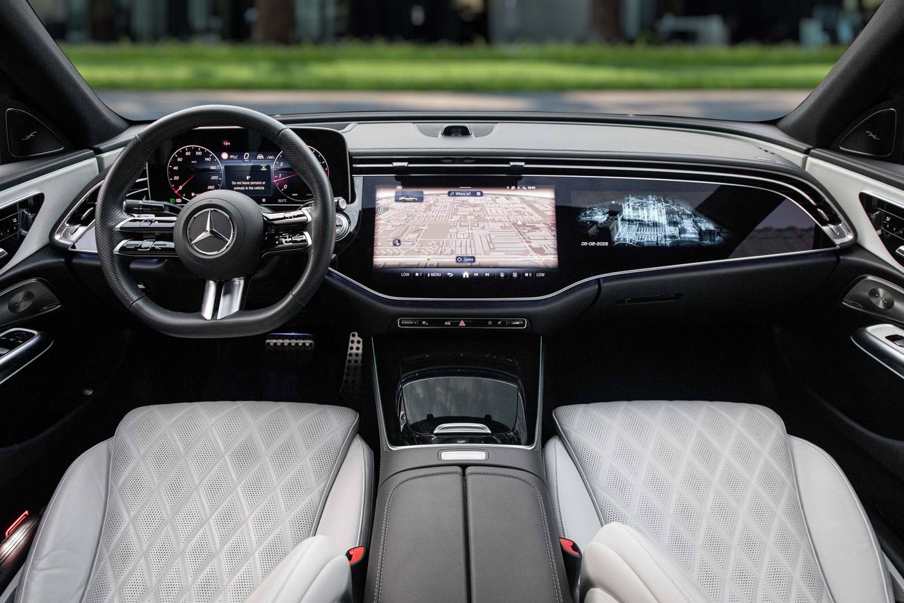 مرسيدس بنز E300 E300 PREMIUM PLUS | 6,718 P.M | 0% Downpayment | IMMACULATE!