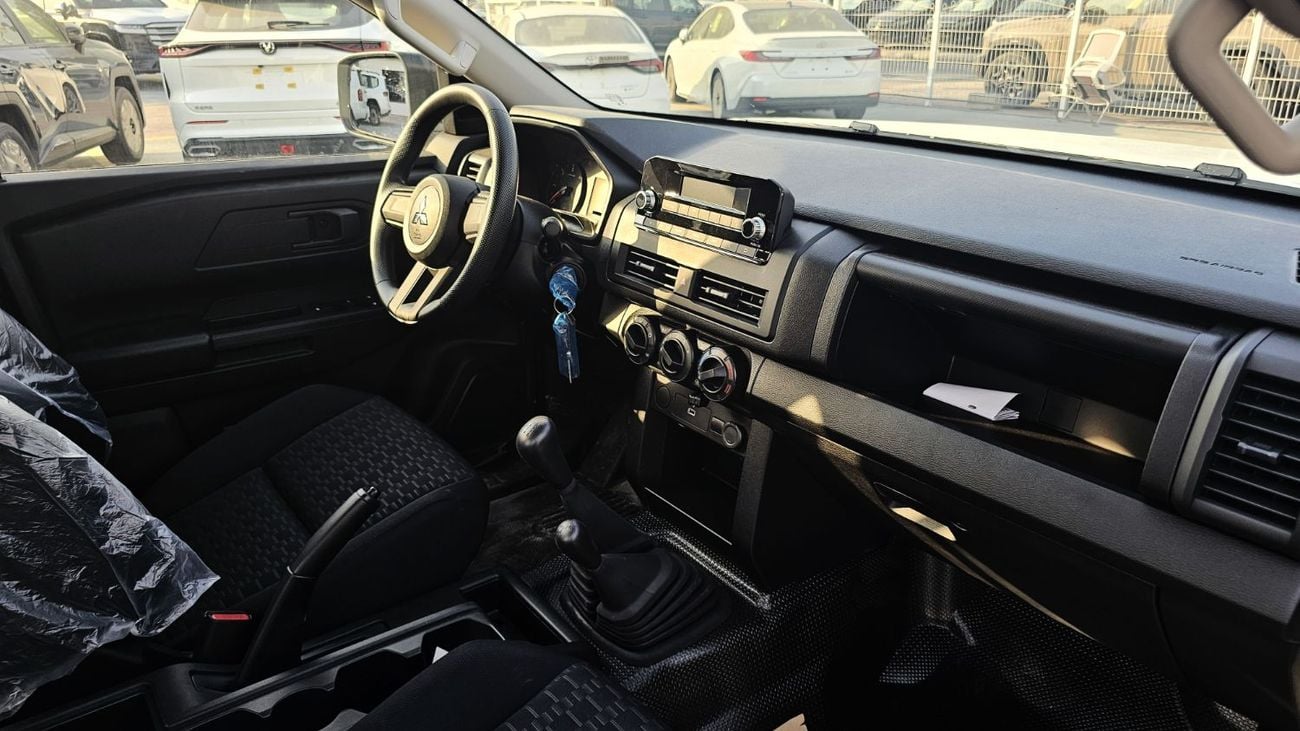 Mitsubishi L200 GL MITSUBISHI L200 2.4L DIESEL DCABIN 4X4 GL 2027 EXPORT ONLY