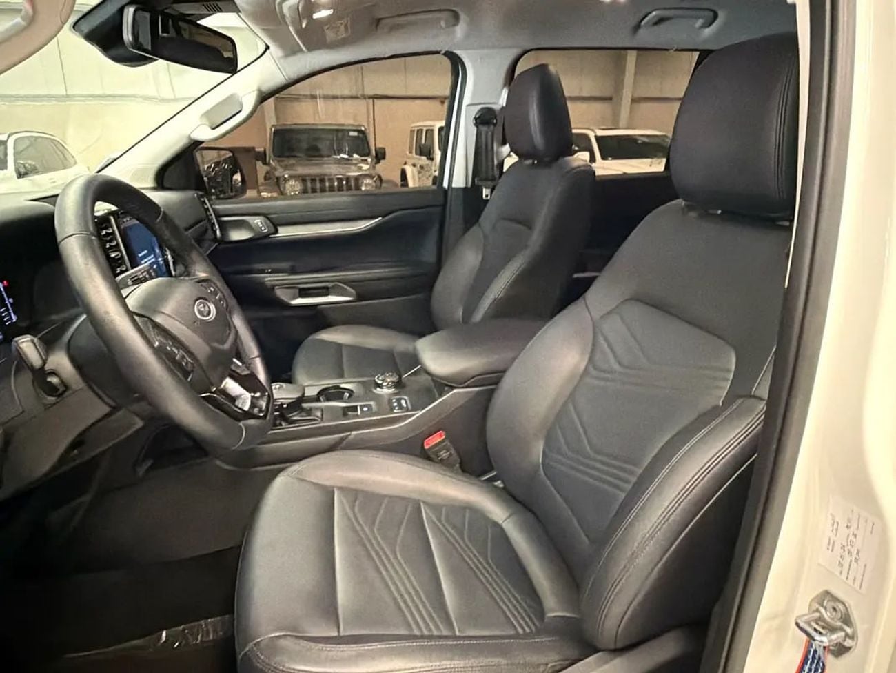 Ford Everest XLT 1,900pm Zero Down Avaiable XLT GCC Specs